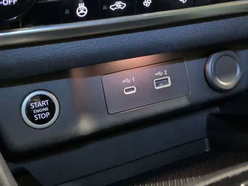 Used 2021 Nissan Rogue SV FWD image 31