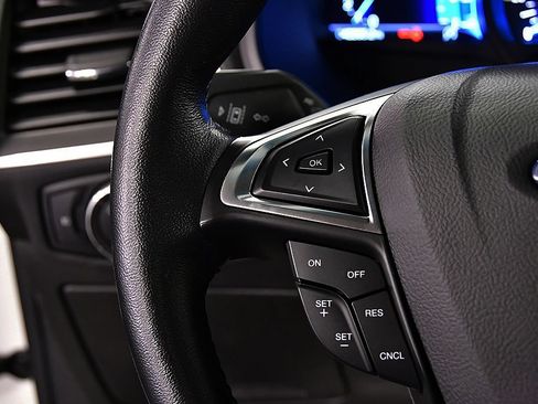 Used 2022 Ford Edge Titanium AWD/4WD image 23