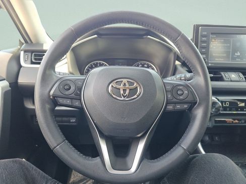 Used 2022 Toyota RAV4 XLE Premium AWD/4WD image 30