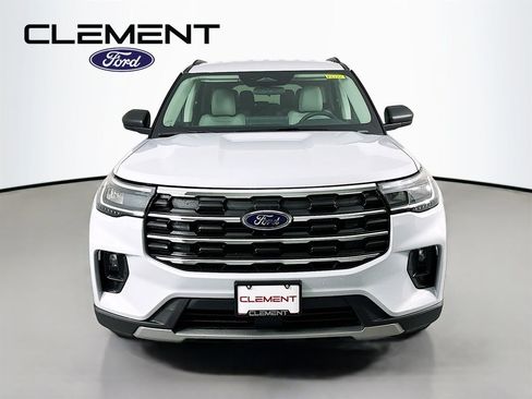 New 2026 Ford Explorer Active w/ Active Comfort Package image 2