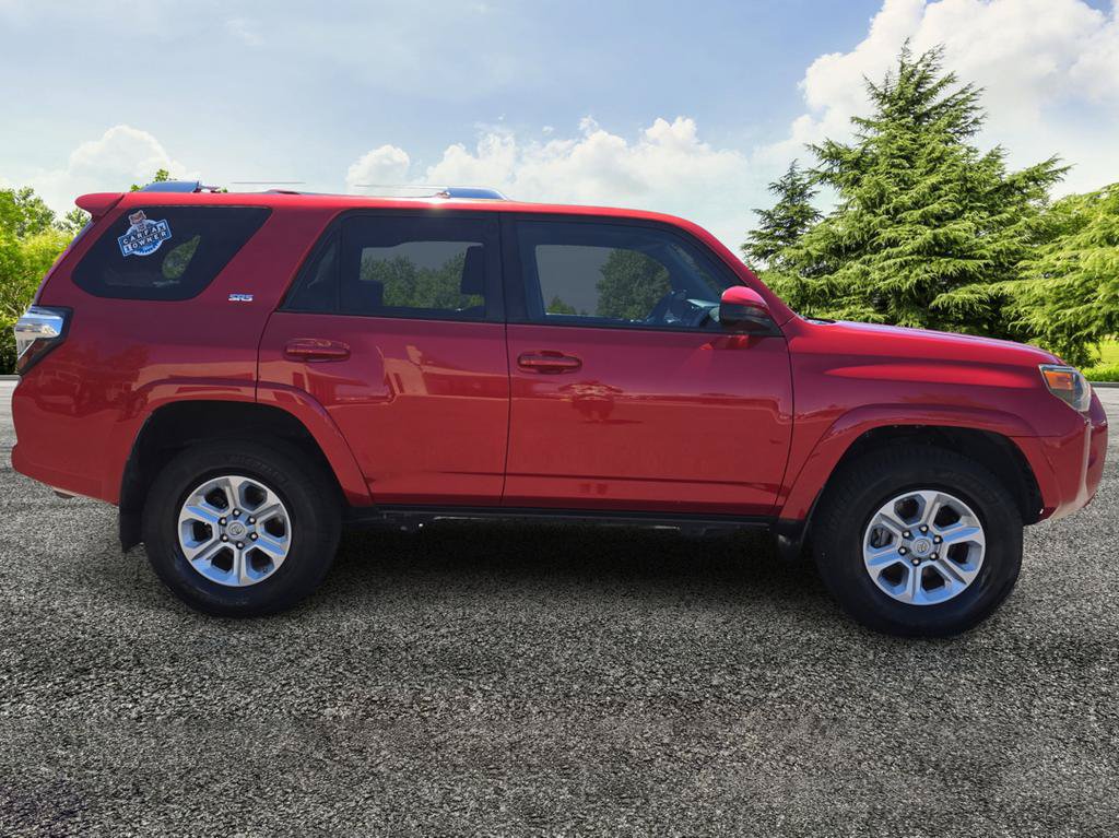Used 2015 Toyota 4Runner SR5 AWD/4WD image 8