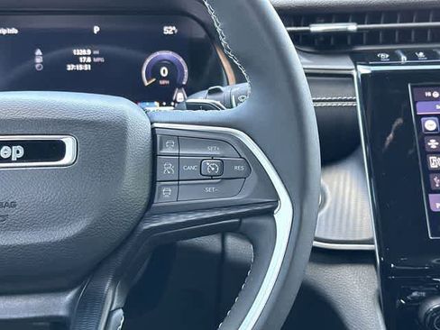 Used 2023 Jeep Grand Cherokee L Laredo AWD/4WD image 10