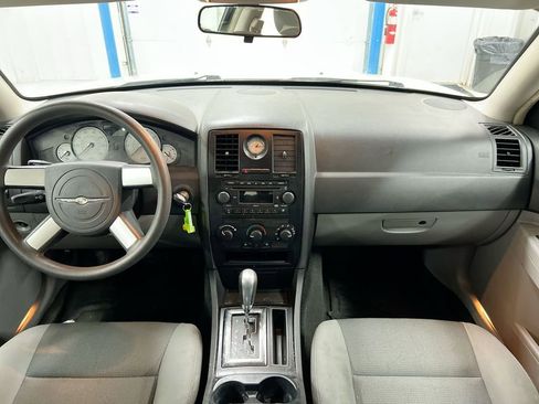 Used 2006 Chrysler 300 RWD image 5