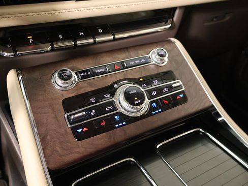 Used 2021 Lincoln Aviator Grand Touring w/ Elements Package Plus AWD/4WD image 8