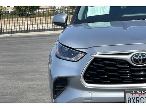 Used 2021 Toyota Highlander L FWD image 44