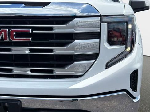 Used 2024 GMC Sierra 1500 SLE RWD image 9