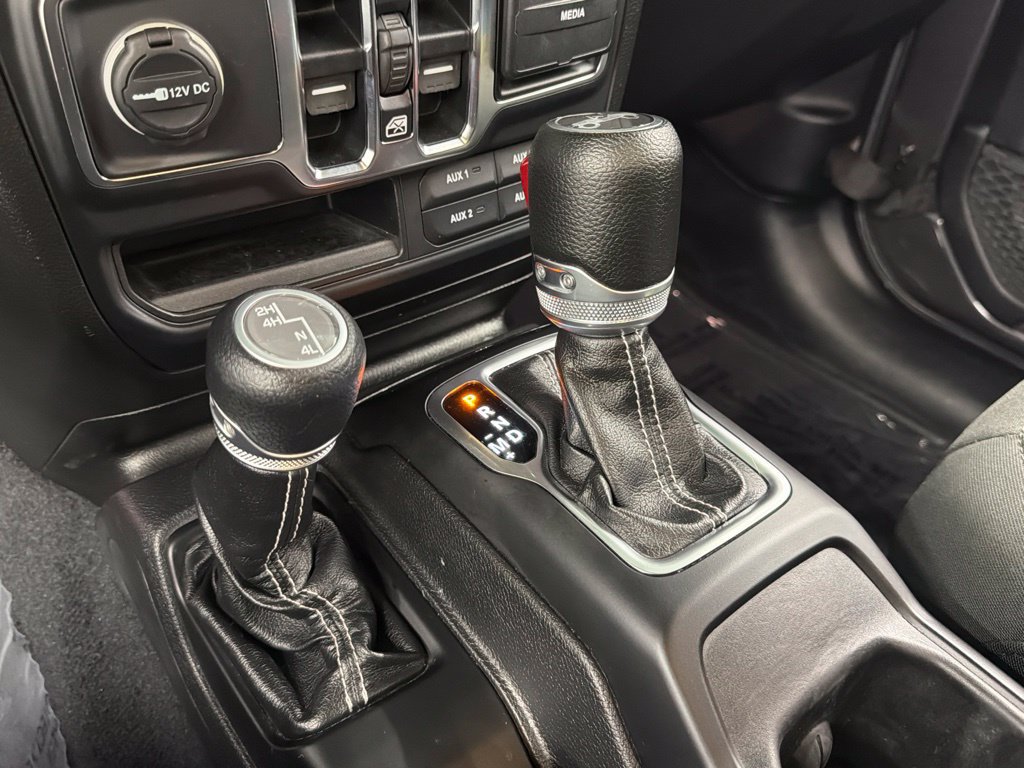 Used 2019 Jeep Wrangler Unlimited Sahara AWD/4WD image 28
