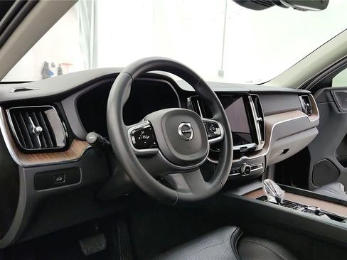 Used 2023 Volvo XC60 B5 Ultimate w/ Climate Package image 22