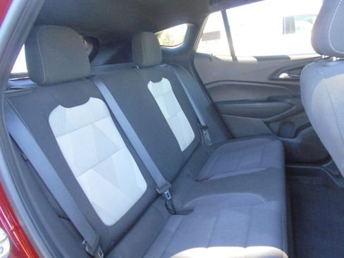 Used 2025 Chevrolet Trax RS w/ Driver Confidence Package FWD image 12