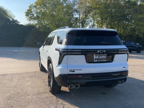 New 2026 Chevrolet Traverse RS w/ LPO, Floor Liner Package image 7
