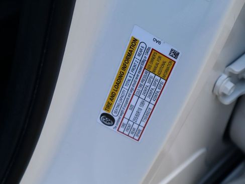 Used 2025 Honda Pilot EX-L image 30