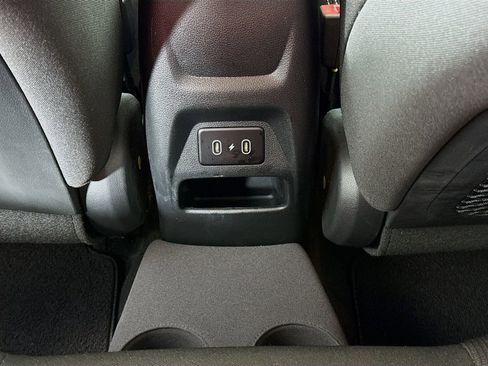 Certified 2025 Hyundai Venue SEL image 35