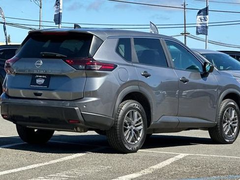Used 2024 Nissan Rogue S FWD image 5