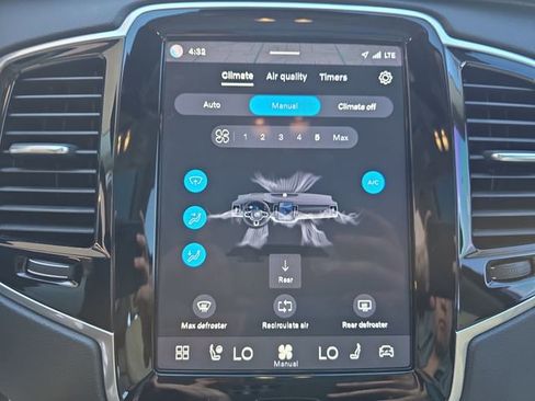 Used 2024 Volvo XC90 T8 Ultimate w/ Lounge Package image 28