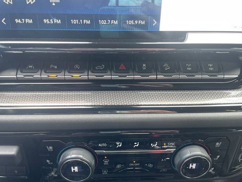 Used 2024 Chevrolet Silverado 1500 ZR2 w/ Technology Package image 32