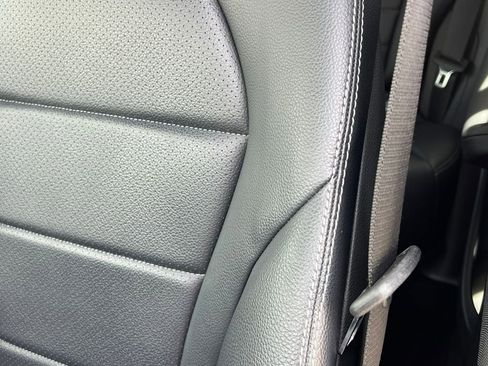 Used 2022 Mercedes-Benz GLC 300 4MATIC w/ Premium Package Lite image 13