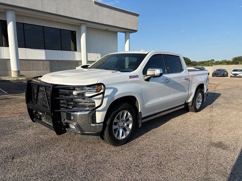 Used 2021 Chevrolet Silverado 1500 LTZ w/ Z71 Off-Road Package AWD/4WD image 3