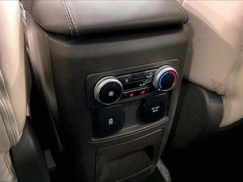 Used 2023 Ford Explorer Platinum w/ Technology Package AWD/4WD image 11