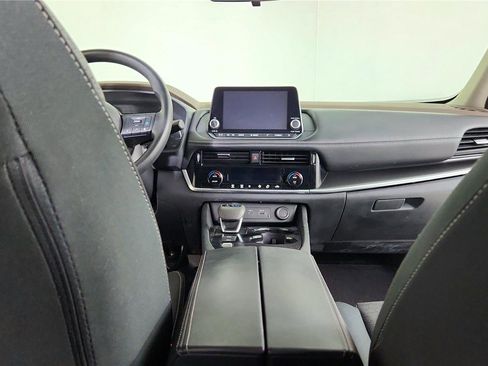 Certified 2022 Nissan Rogue SV image 30