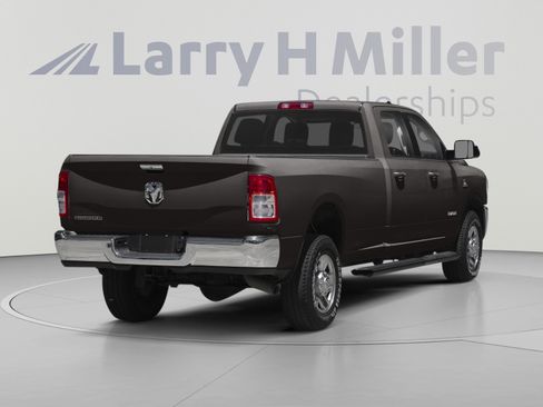 Used 2021 RAM 2500 Big Horn w/ Level 1 Equipment Group AWD/4WD image 2