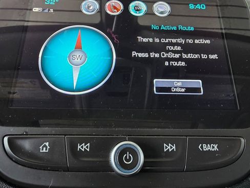 Used 2018 Chevrolet Equinox LT w/ Sun & Infotainment Package image 22