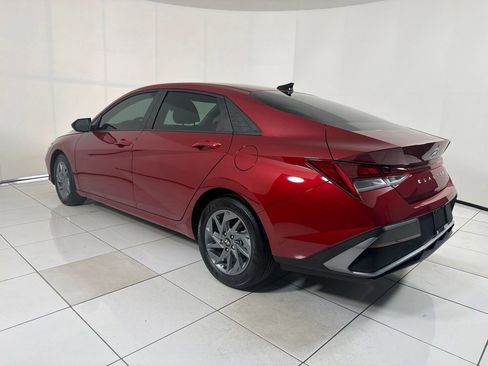 Certified 2025 Hyundai Elantra Hybrid FWD image 7