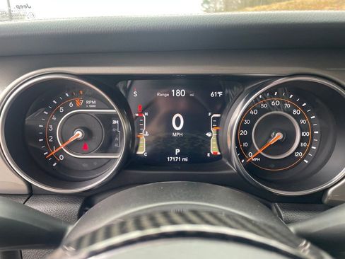 Used 2023 Jeep Gladiator Overland w/ Cold Weather Group image 14