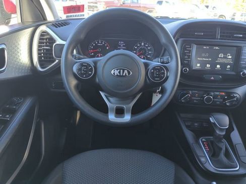 Used 2021 Kia Soul LX image 16