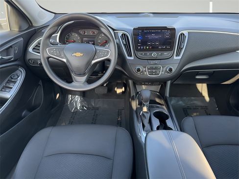 Used 2024 Chevrolet Malibu LT image 10