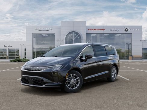 New 2027 Chrysler Pacifica Select FWD image 1