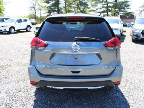 Used 2017 Nissan Rogue SV w/ SV Premium Package AWD/4WD image 8