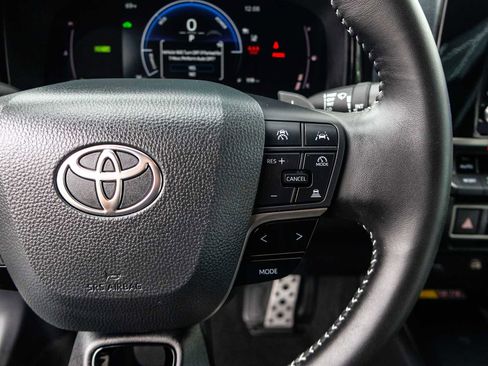 Certified 2026 Toyota Camry Hybrid w/ Convenience Package FWD image 36