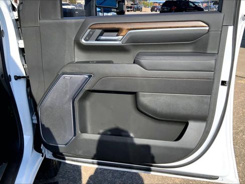 Used 2025 Chevrolet Silverado 3500 High Country w/ Technology Package image 22