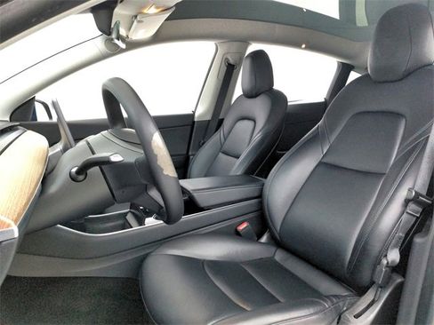 Used 2021 Tesla Model Y Long Range image 26