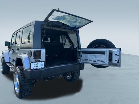 Used 2016 Jeep Wrangler Unlimited Sahara AWD/4WD image 16