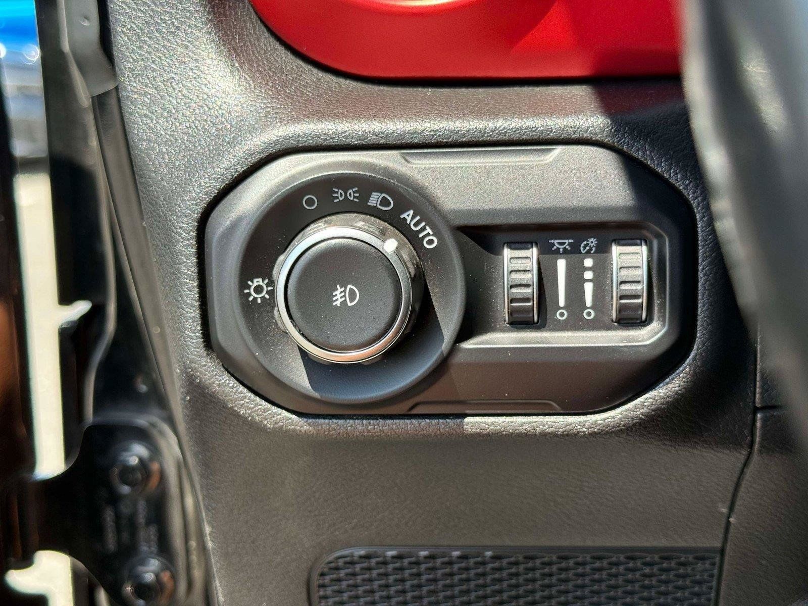 Used 2021 Jeep Wrangler Unlimited Rubicon AWD/4WD image 28