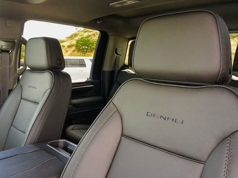 New 2026 GMC Sierra 2500 Denali w/ Denali Reserve Package image 15