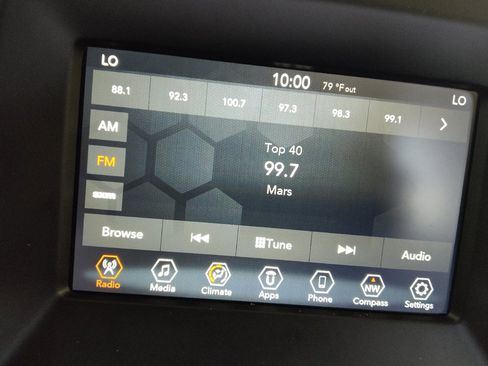 Used 2019 Jeep Compass Latitude FWD image 25