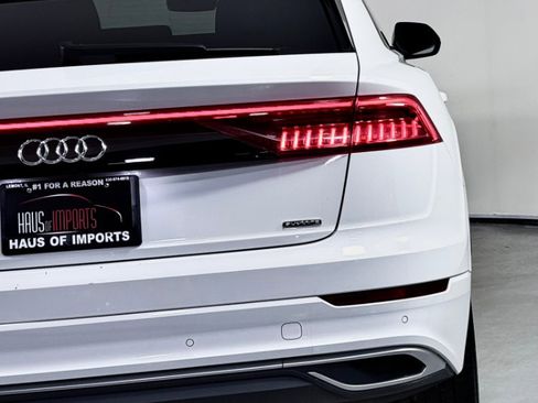 Used 2019 Audi Q8 Premium image 14