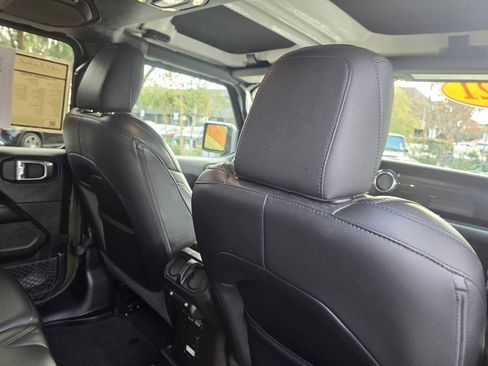 Used 2021 Jeep Wrangler Unlimited Sahara image 15