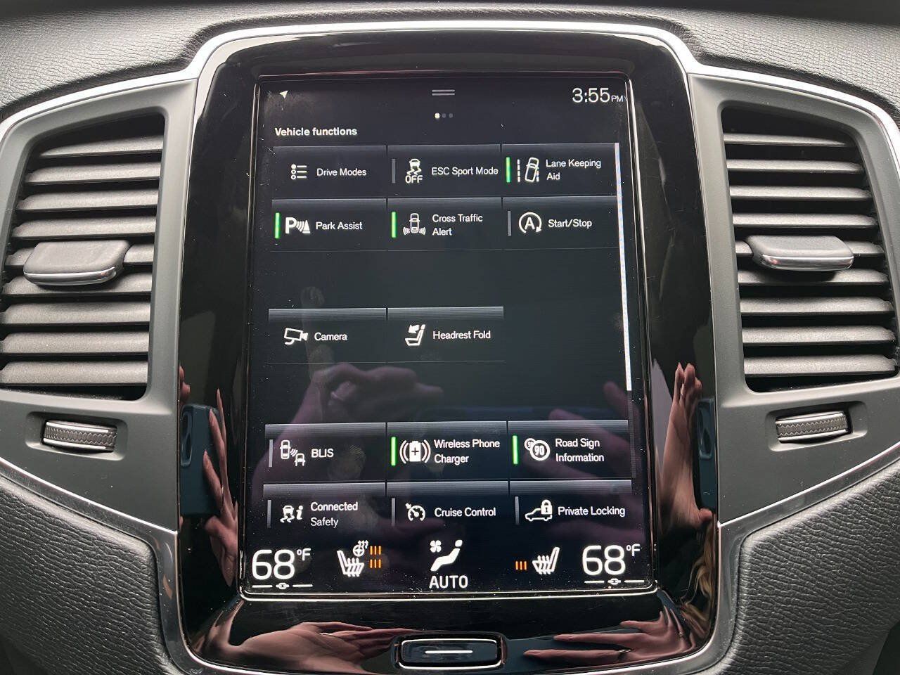 Used 2022 Volvo XC90 T6 Momentum w/ Climate Package AWD/4WD image 11