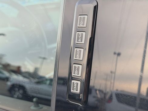 Used 2022 Ford F150 Lariat w/ Equipment Group 502A High image 18