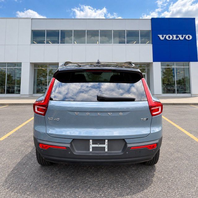 Used 2021 Volvo XC40 T5 R-Design w/ Advanced Package AWD/4WD image 4