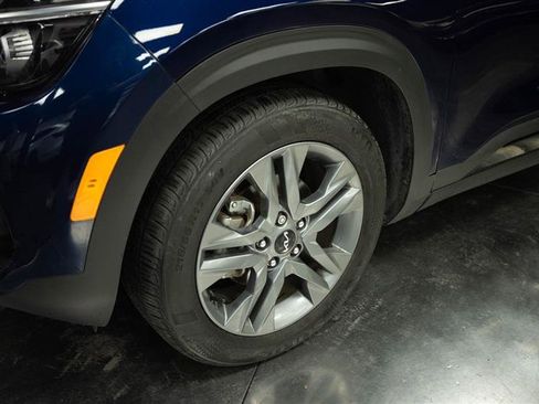 Used 2023 Kia Seltos S image 4