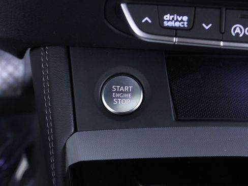 Used 2021 Audi Q5 Prestige image 32