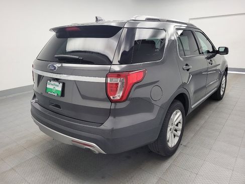 Used 2017 Ford Explorer XLT w/ Equipment Group 202A image 9