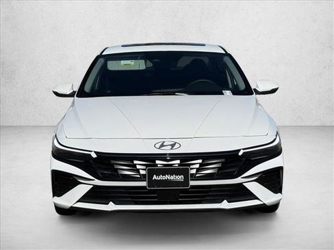 New 2025 Hyundai Elantra Limited image 5