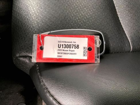 Certified 2023 Nissan Rogue SV w/ SV Premium B Package AWD/4WD image 32