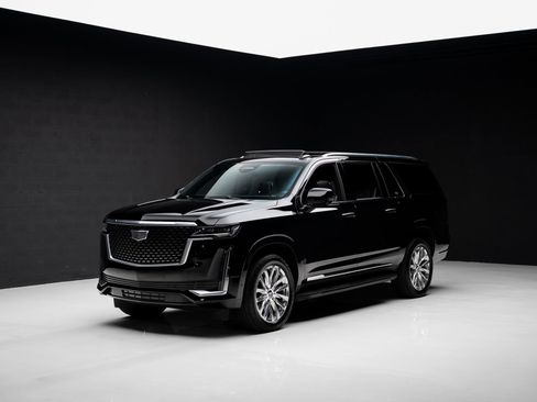 Used 2023 Cadillac Escalade ESV Premium Luxury w/ LPO, Floor Liner Package AWD/4WD image 4