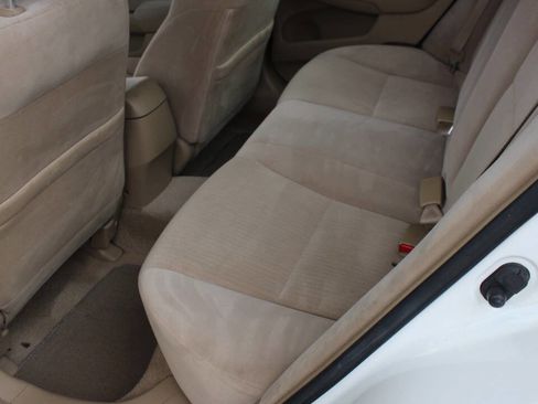 Used 2004 Honda Accord LX image 16